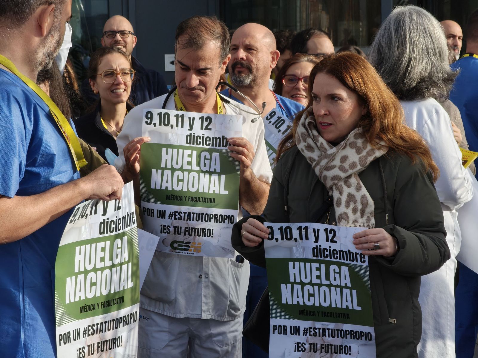 Los médicos se concentran en Salamanca a las puertas del CAUSA por la huelga de facultativos
