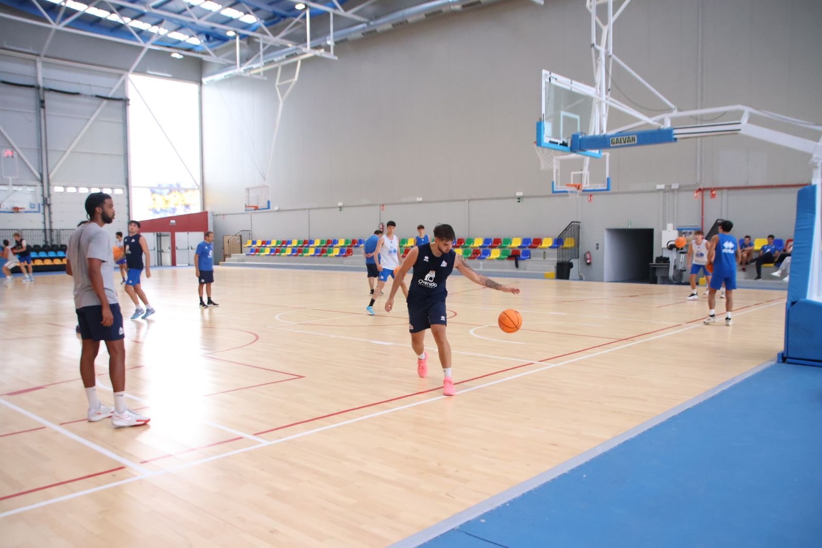 Primer entrenamiento de Perfumerías Avenida de Tercera FEB