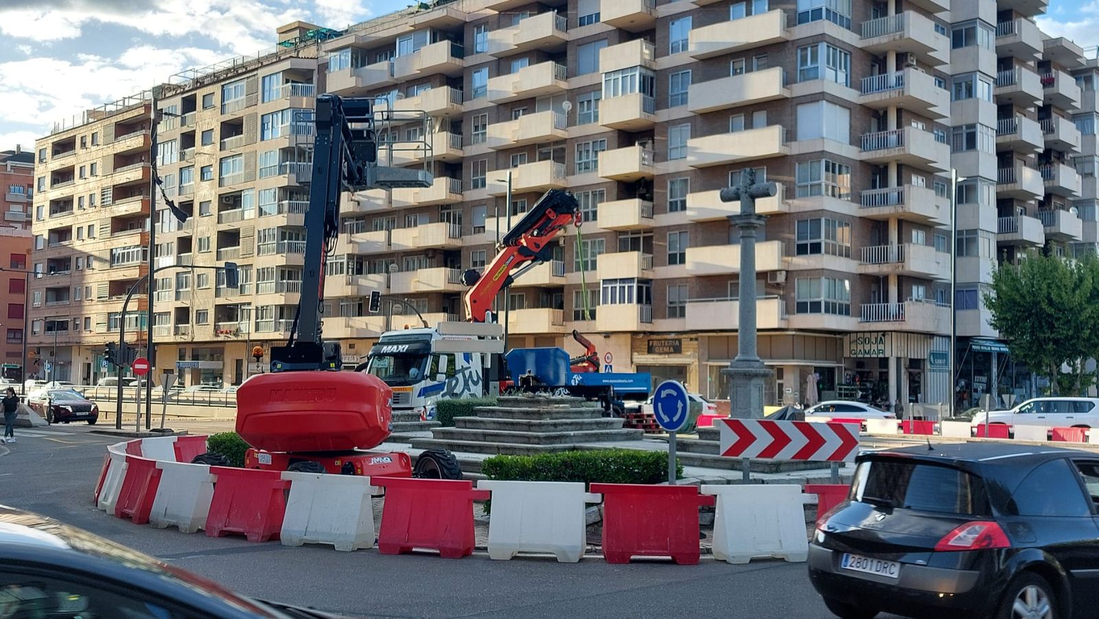 Trabajos traslado de las Tres Cruces.