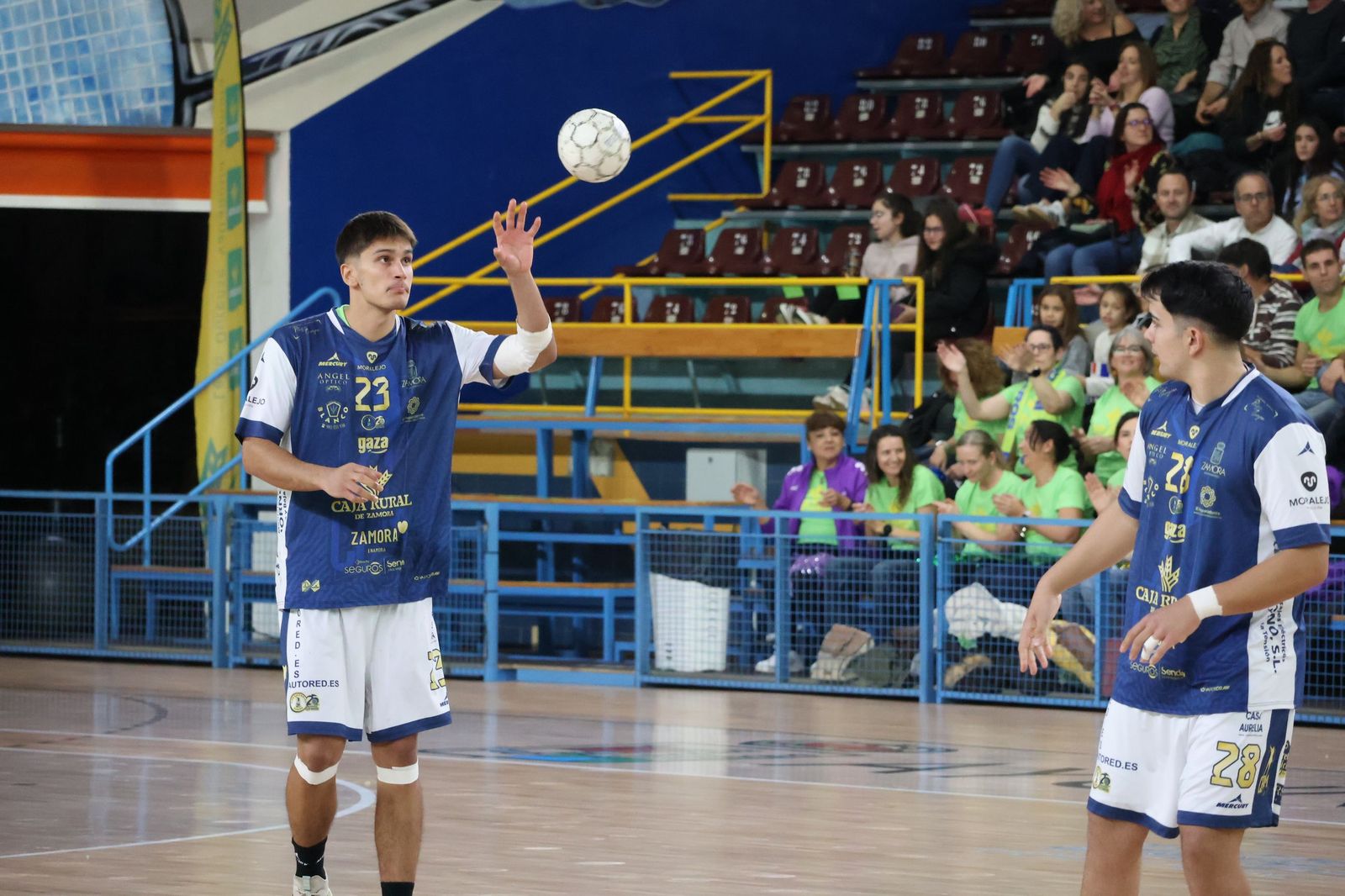 GALERÍA | El BM Zamora se juega consolidar el liderazgo frente a los asturianos del Auto-Center Principado Vetusta