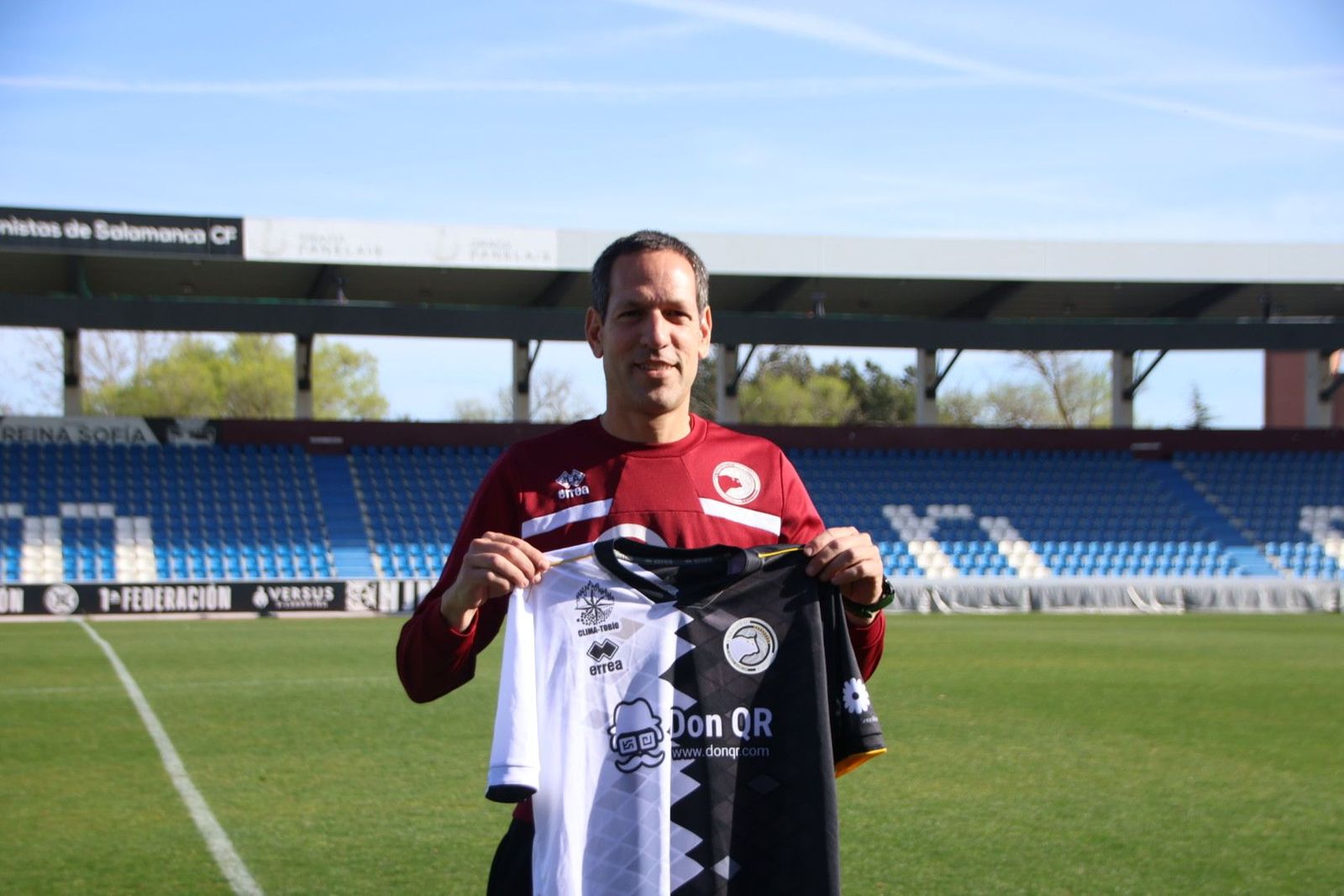 Presentación del nuevo entrenador de Unionistas, José Luis Acciari