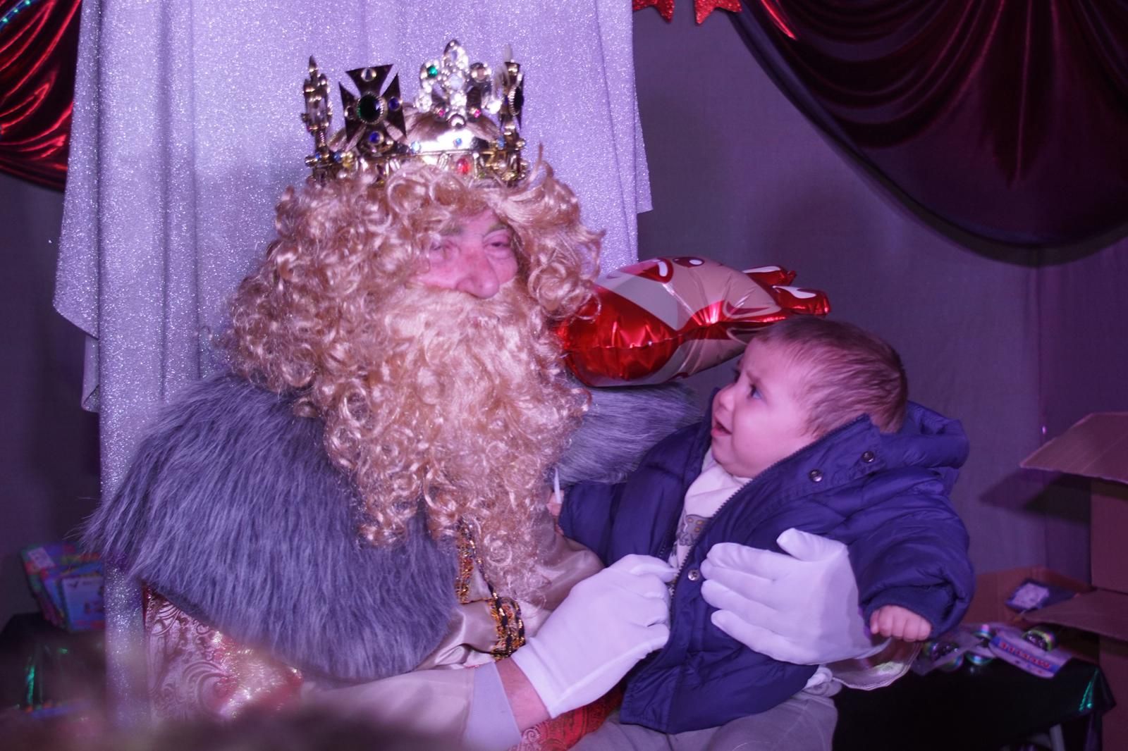 Los Reyes Magos reciben las cartas de los niños de El Encinar