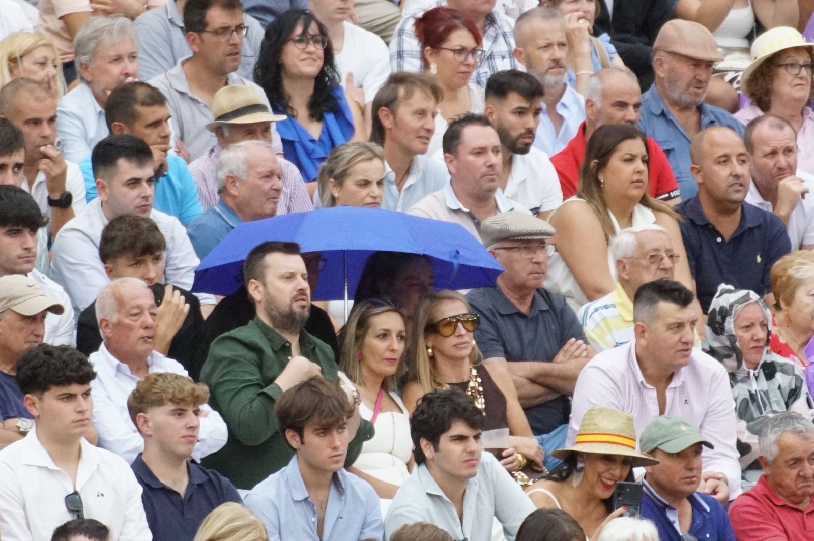 Gran ambiente en La Glorieta para la tarde de toros de Morante de la Puebla, Ismael Martín y Marco Pérez