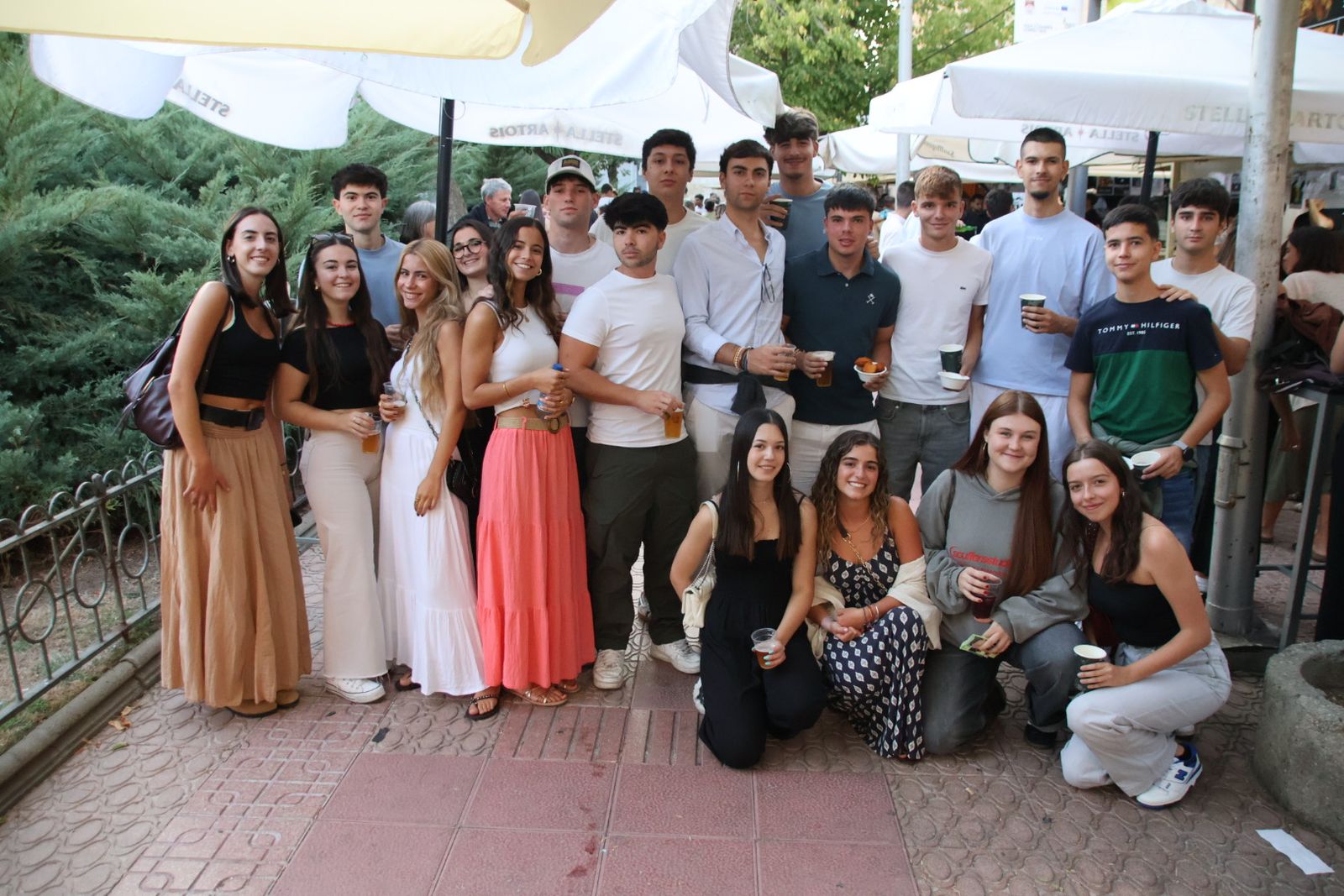 Ambiente de las casetas el  jueves por la tarde noche