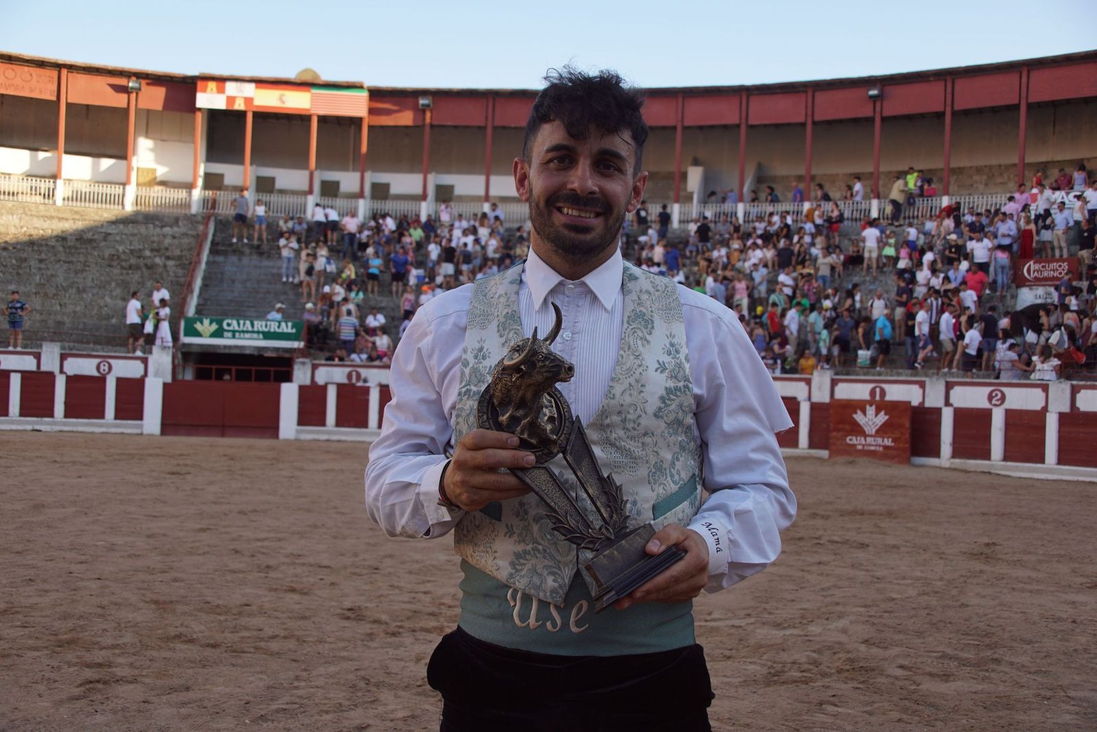 'Use' se hace con el concurso de recortadores de la Feria Taurina de Zamora Foto: Juanes