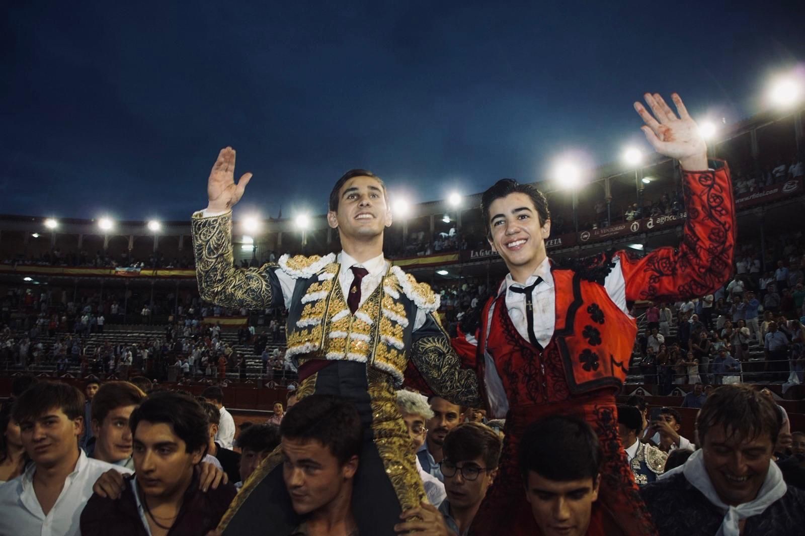 Ismael Martín y Marco Pérez a hombros en La Glorieta