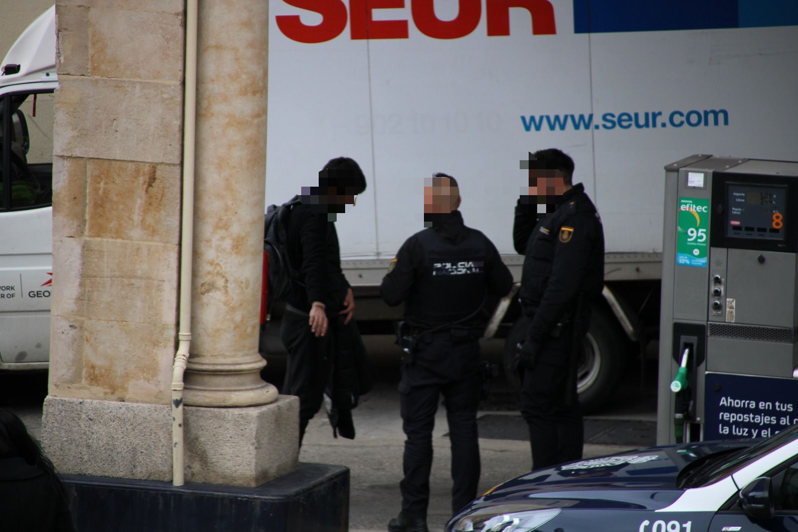 Intervención policial gasolinera puerta de Zamora