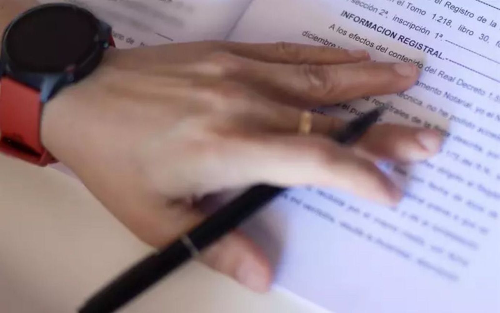 Firma. Eduardo Parra. EP. Archivo