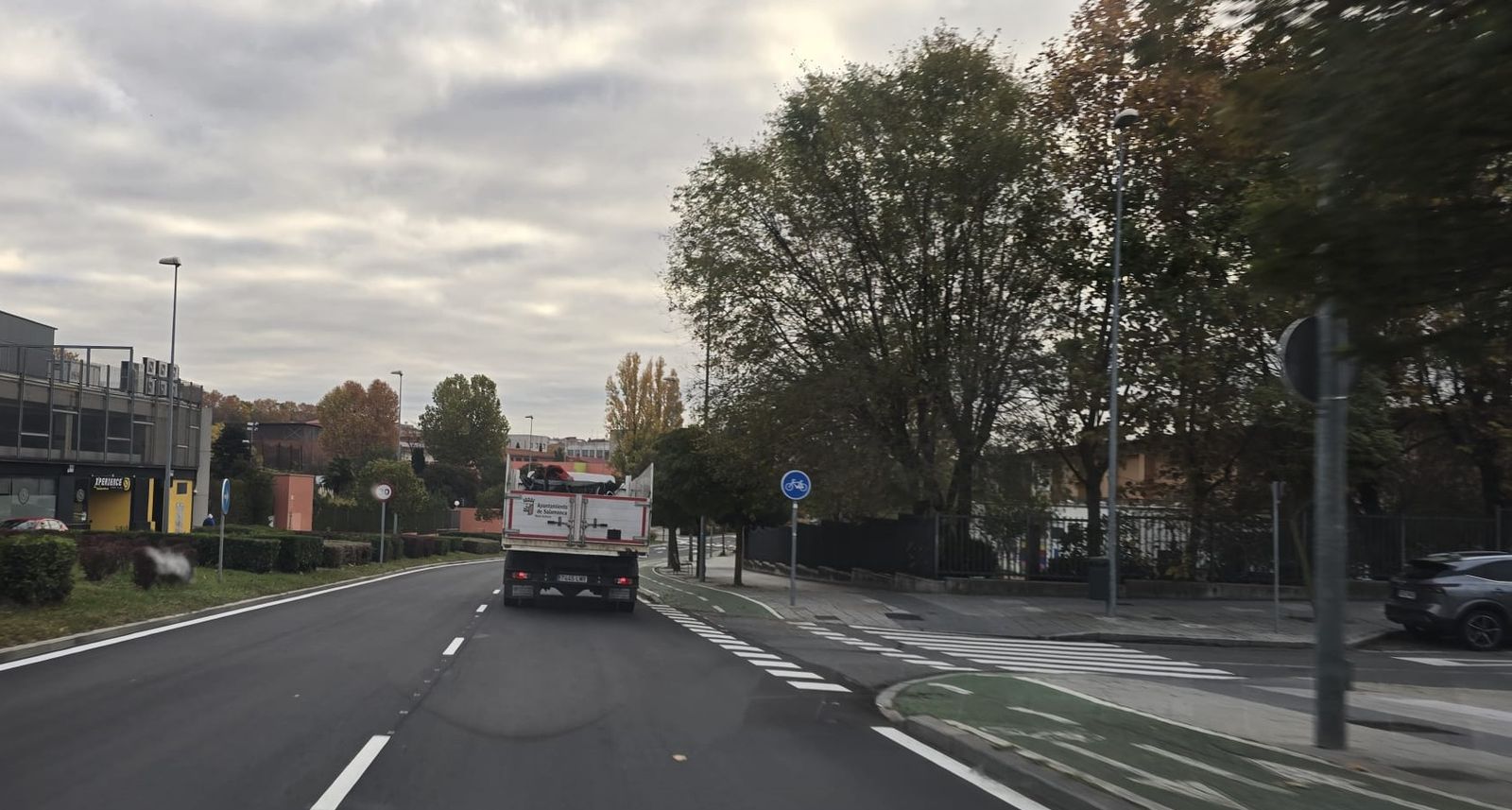 Avenida de los Maristas con el cruce de la calle Papa Luna: lugar donde se ha producido el accidente