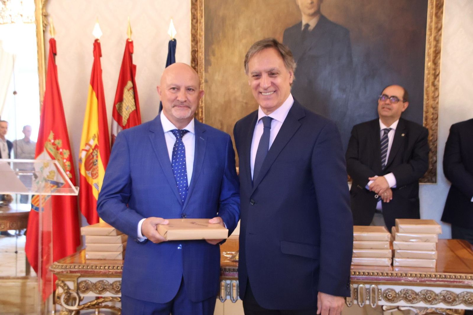 Homenaje durante la festividad de Santa Rita a trabajadores funcionarios con motivo de su jubilación