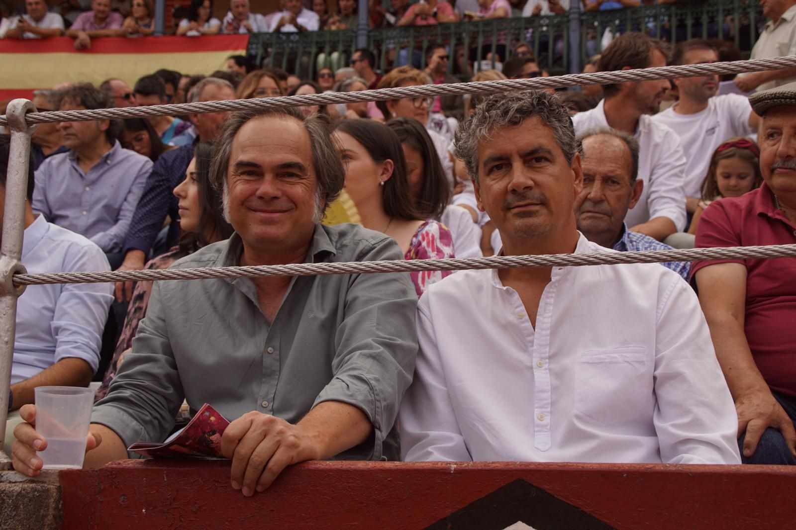 Expectación por ver los caballos de rejoneo en La Glorieta: imágenes del ambiente en los tendidos y en el patio de cuadrillas