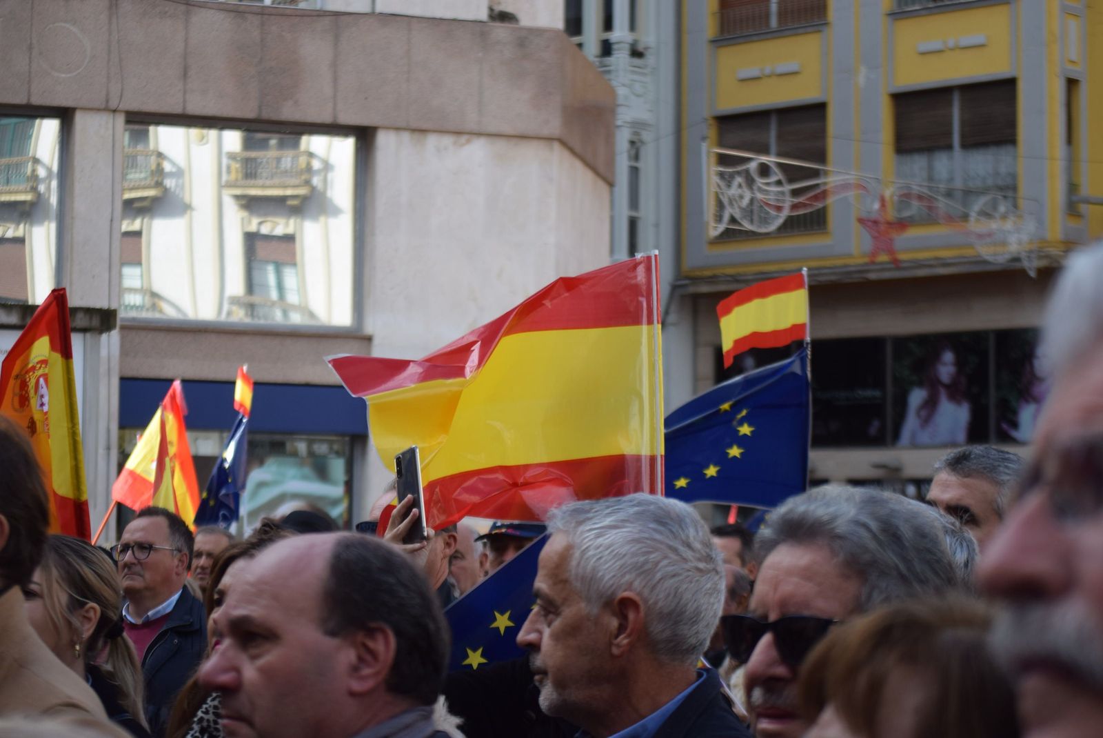 concentracion-del-pp-contra-la-amnistia-41