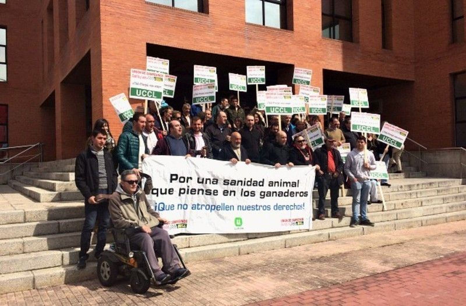 Los ganaderos llevan sus protestas a la Junta