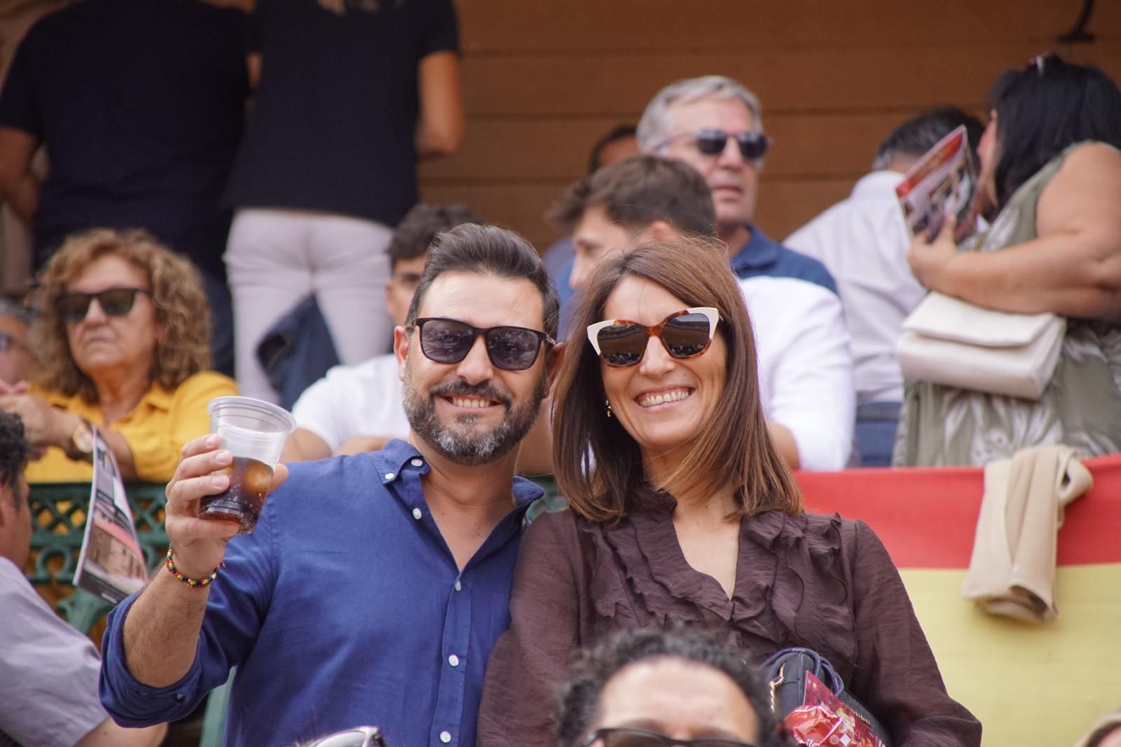 Expectación por ver los caballos de rejoneo en La Glorieta: imágenes del ambiente en los tendidos y en el patio de cuadrillas