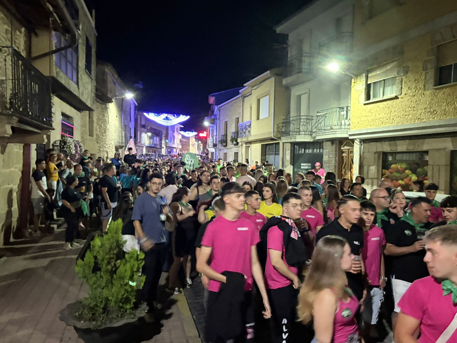 Desfile de peñas de Aldeadávila