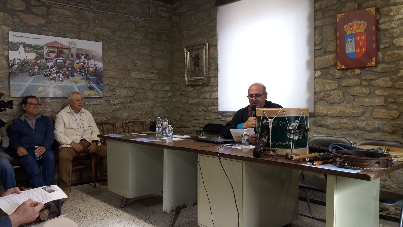 Conferencia de Juan Pablo González sobre danza tradicional en el Abadengo y la Ramajería