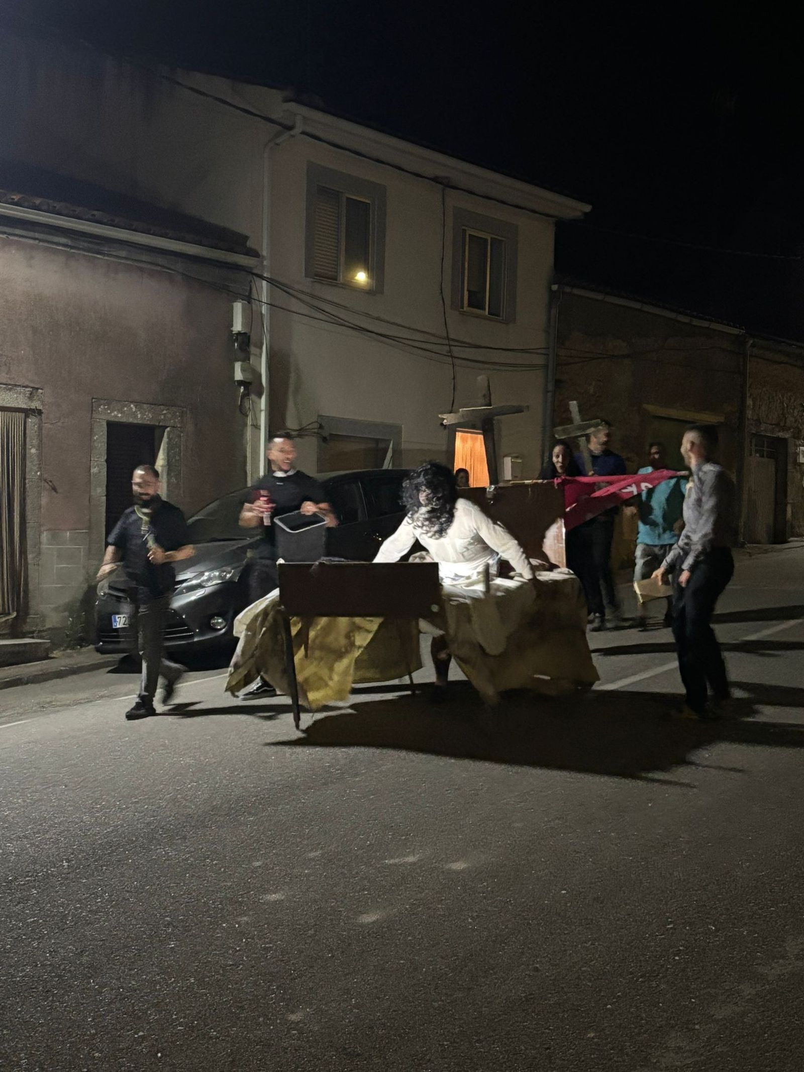 Desfile de peñas en Masueco 2025