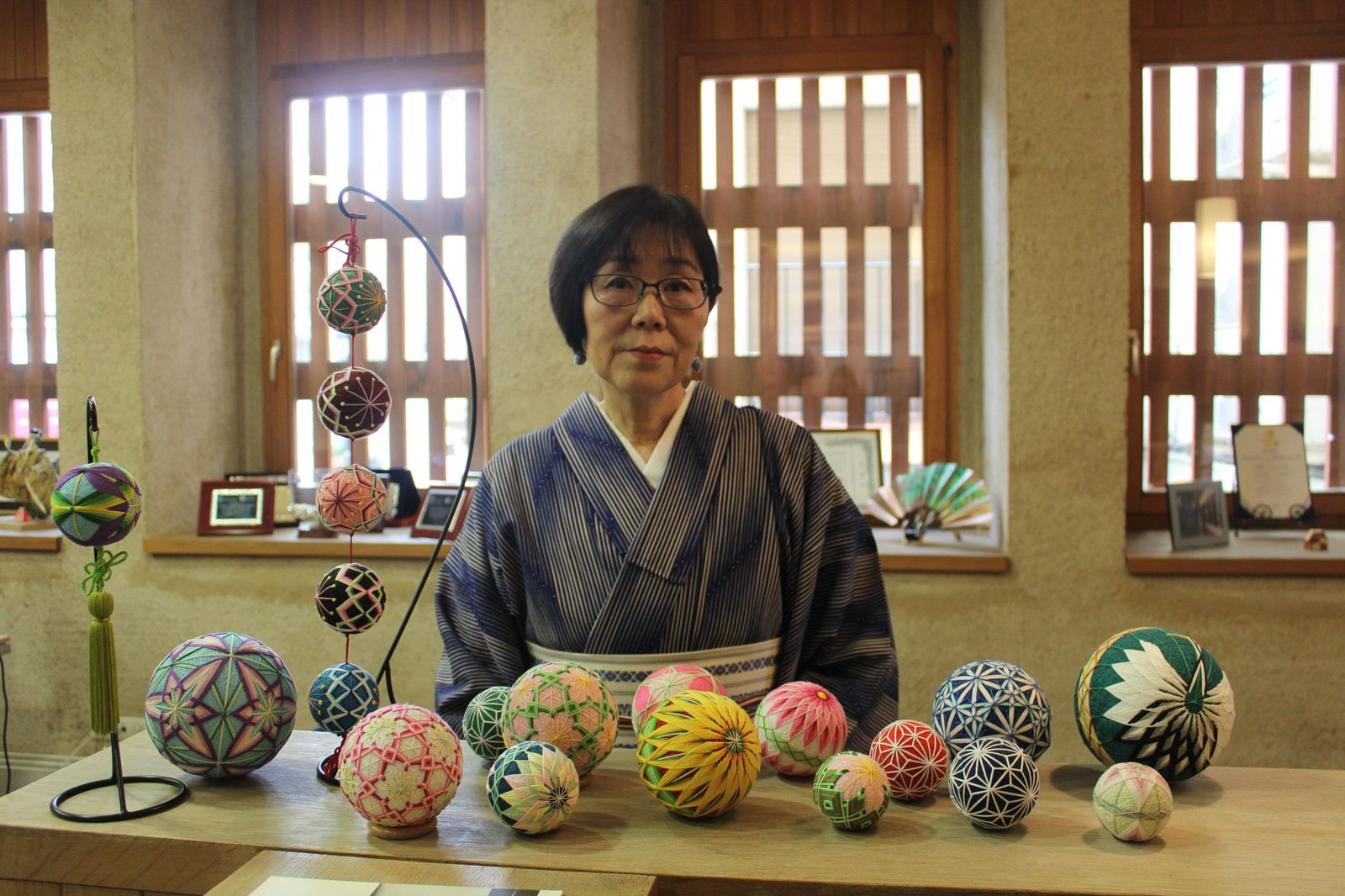 temari-artesania-tradicional-japonesa-elaborada-en-el-centro-cultural-hispano-japones-en-salamanca-14