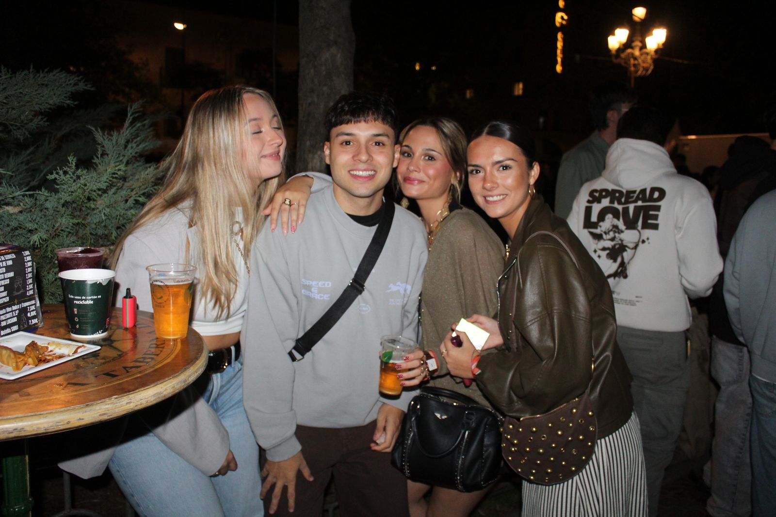 Cientos de personas disfrutan en la Feria de Día durante este martes en Salamanca