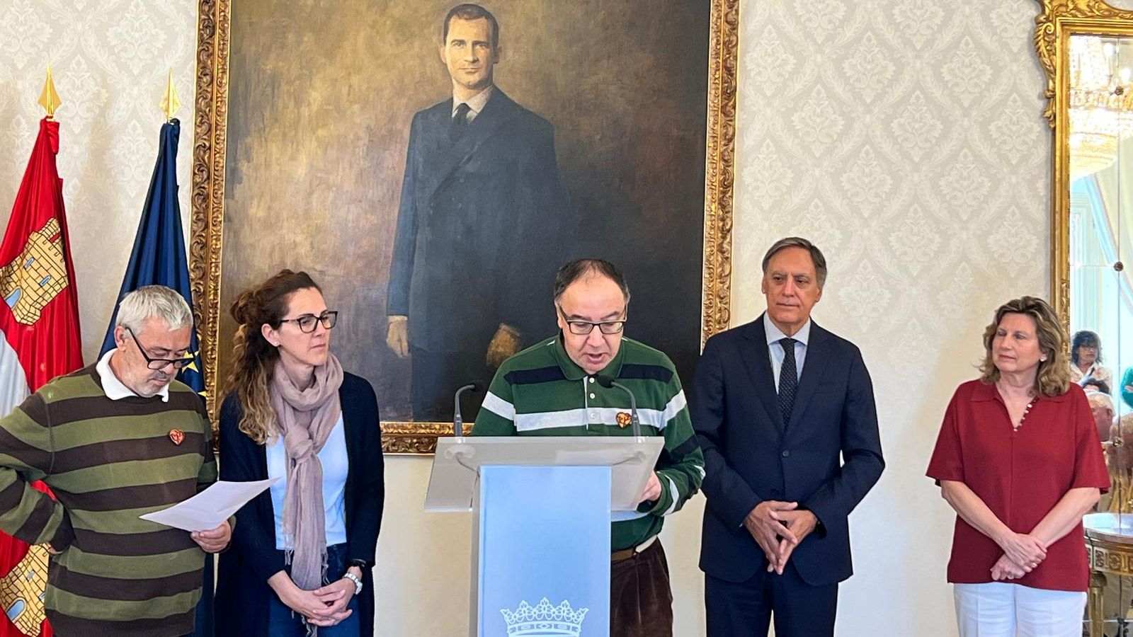 Lectura del manifiesto en el encuentro entre AFEMC y el Ayuntamiento de Salamanca con motivo del Día Mundial de la Salud Mental