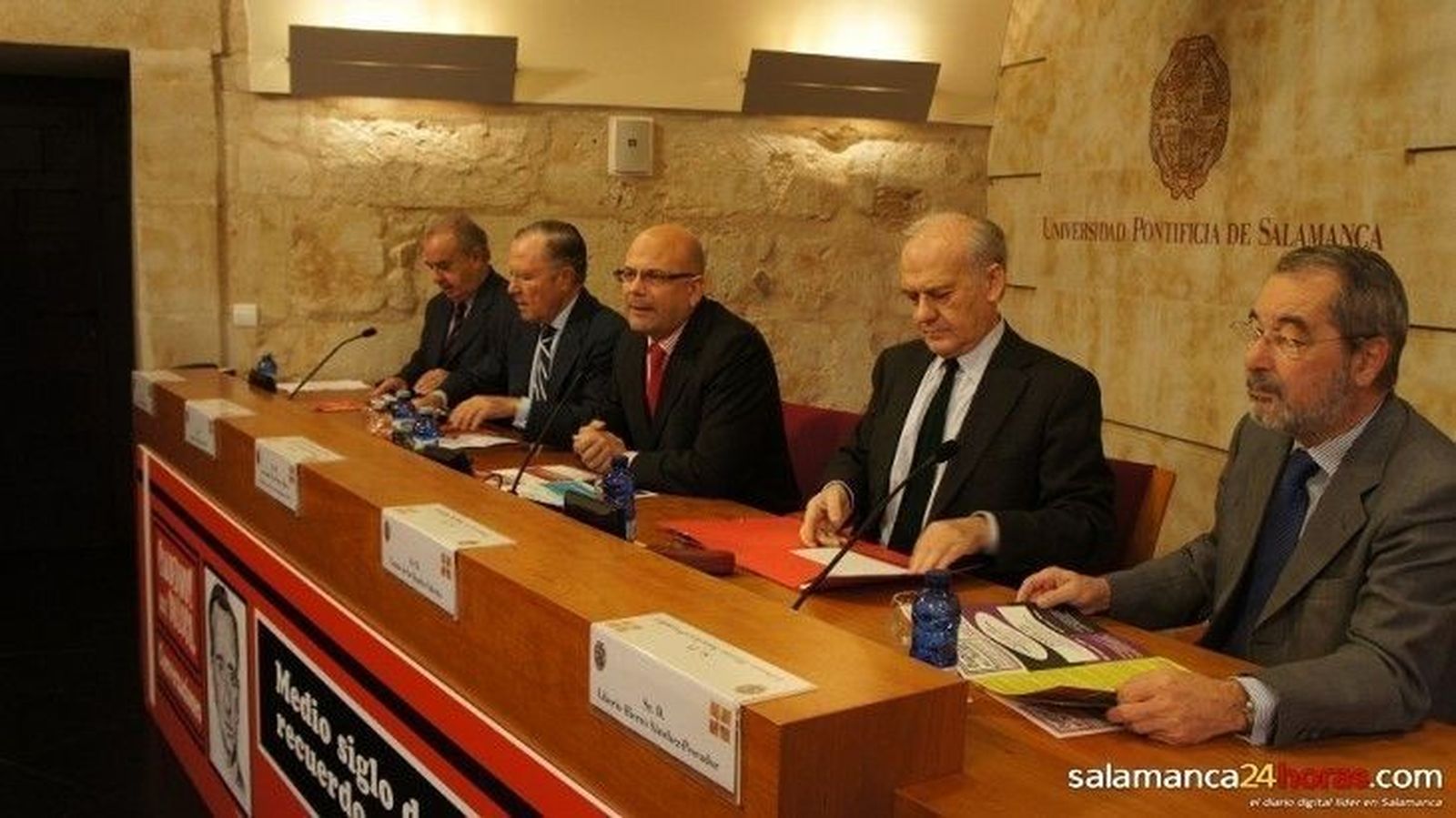 'Cuadernos para el Diálogo' finaliza sus debates con la voz de dos ex ministros