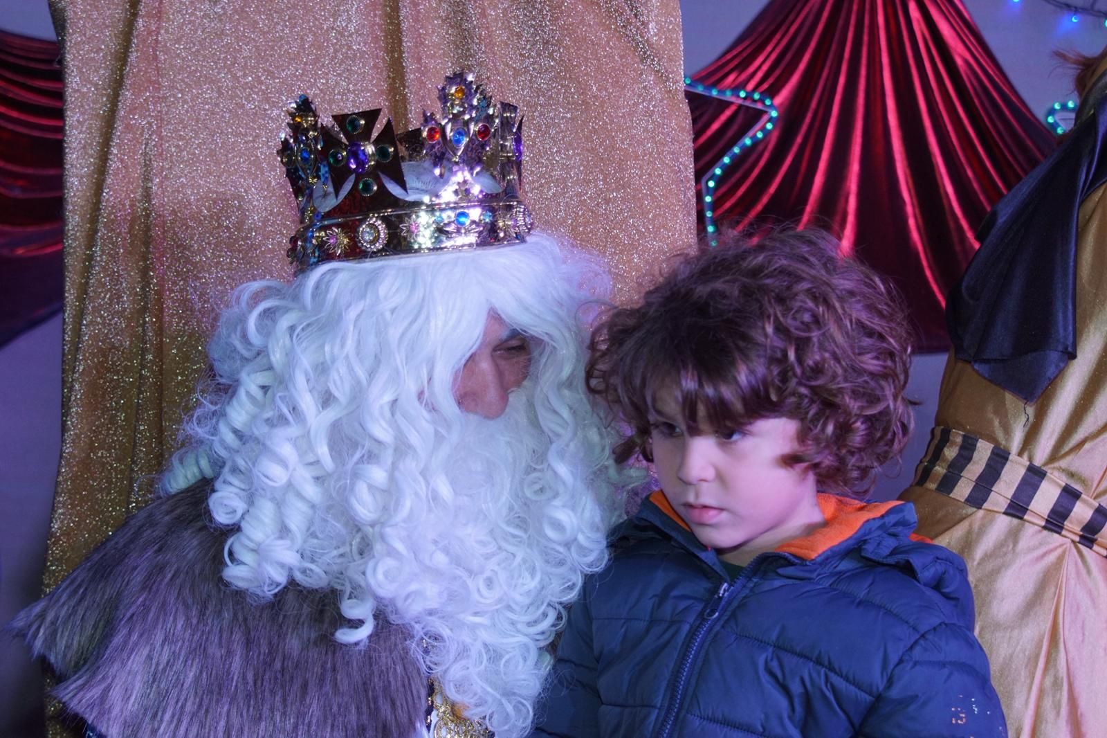 Los Reyes Magos reciben las cartas de los niños de El Encinar