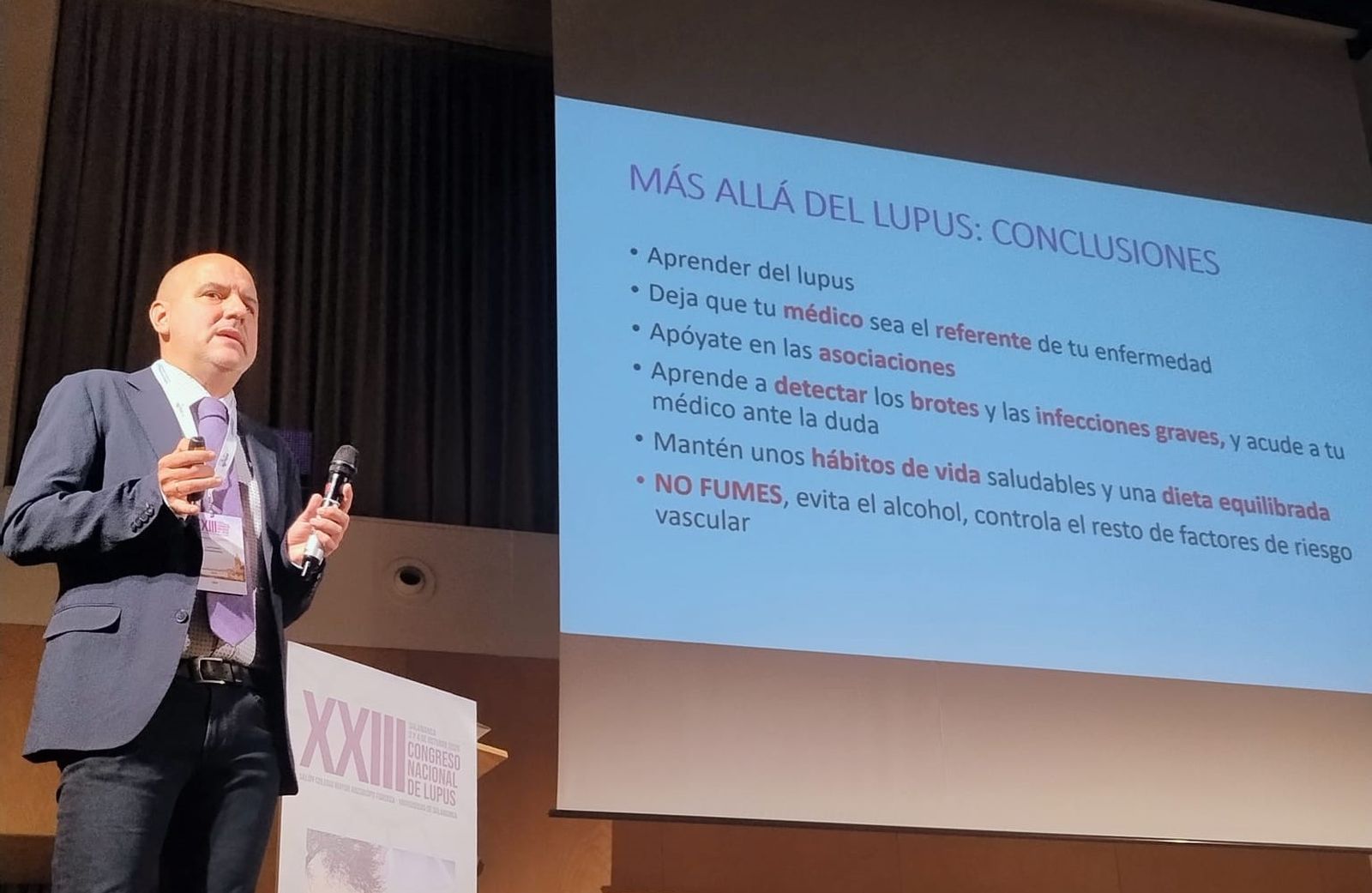 El dr. Chamorro durante su intervención