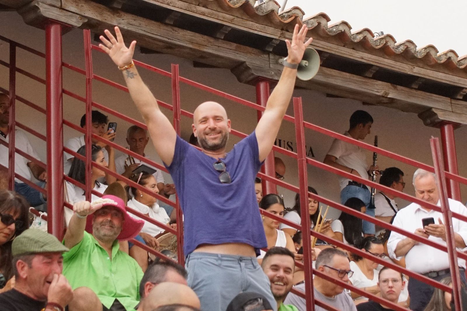 Javier Castaño se despide de Guijuelo y Damián Castaño, su hermano, e Ismael Martín salen a hombros en Guijuelo