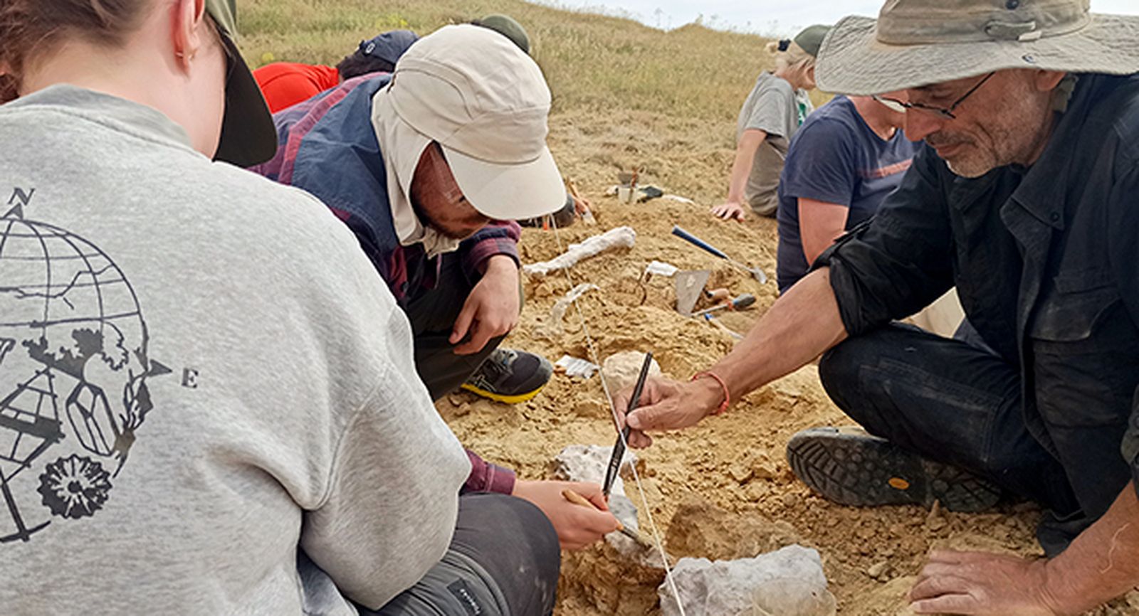 Científicos de la USAL y la UNED hallan el esqueleto más completo de Europa de un cocodrilo terrestre del Eoceno