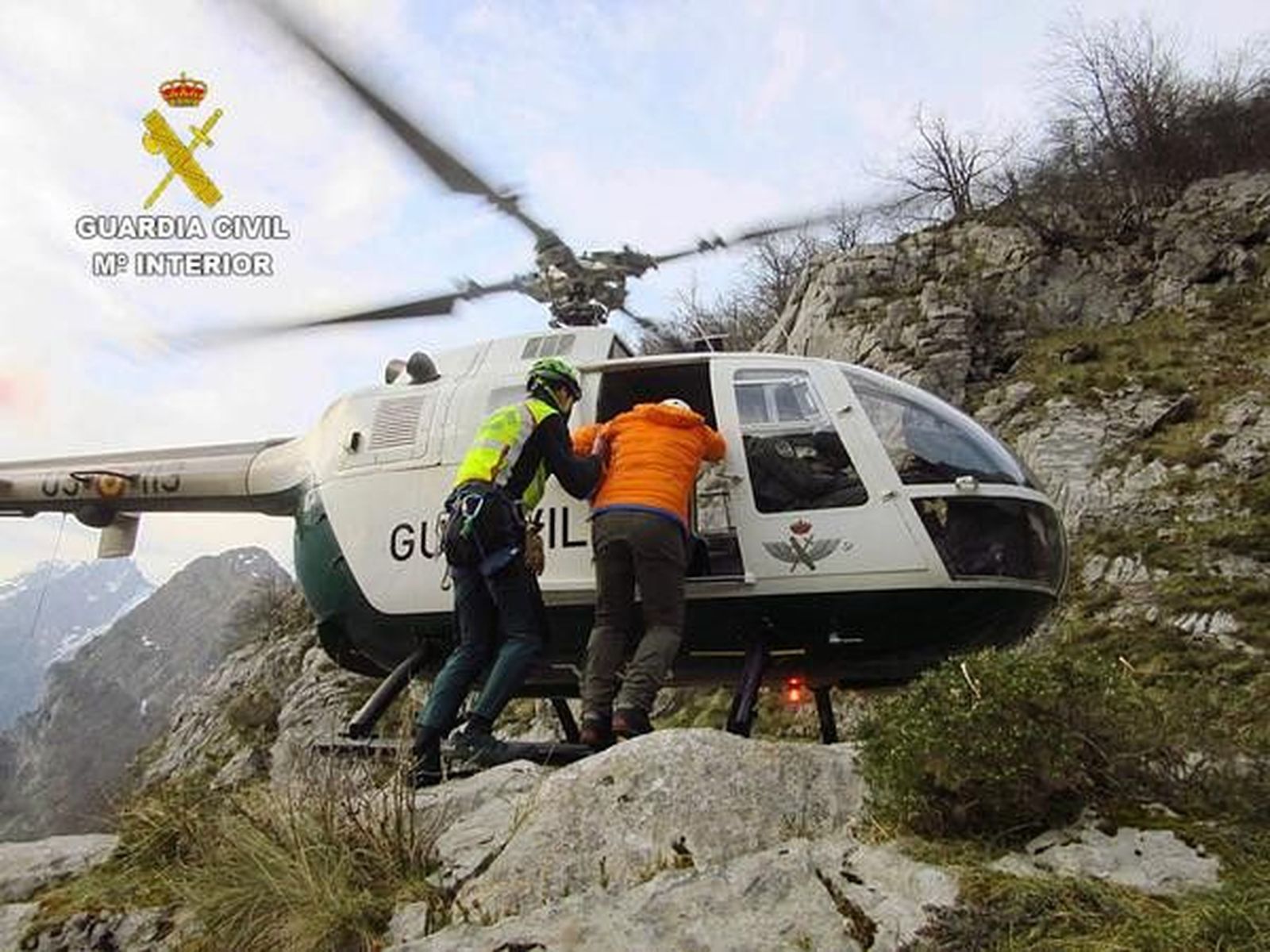 Rescatados dos montañeros que se desorientaron entre las canales de la Jerrea y Mesones en Posada de Valdeón (León)
