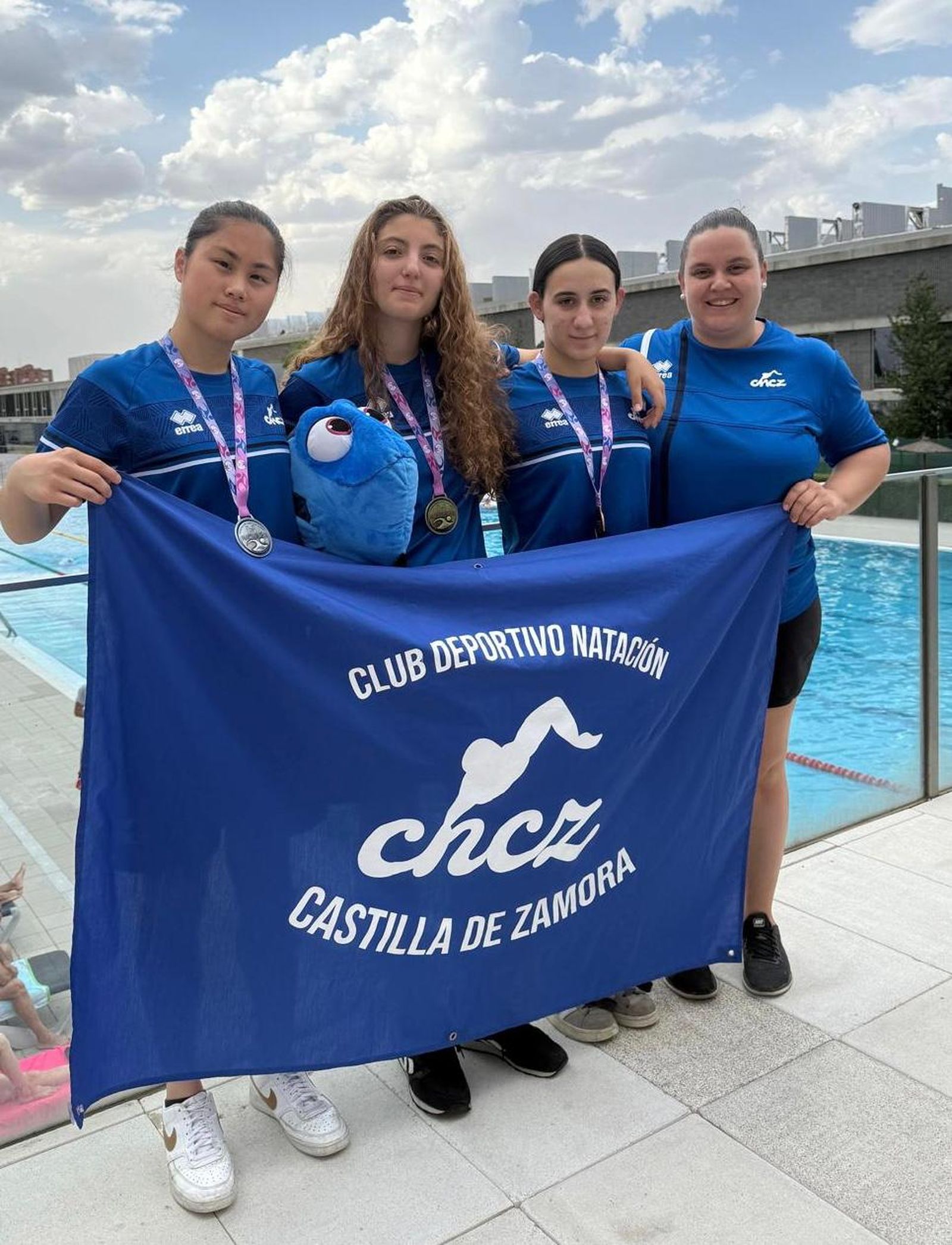 El CD Natación Castilla Zamora pone el broche a la temporada consiguiendo los tres metales