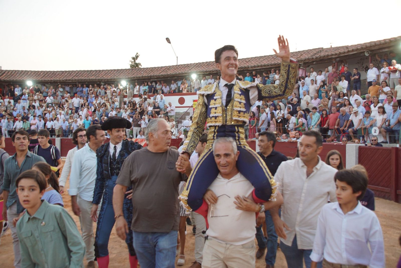 En imágenes la despedida de los ruedos de El Capea en Guijuelo
