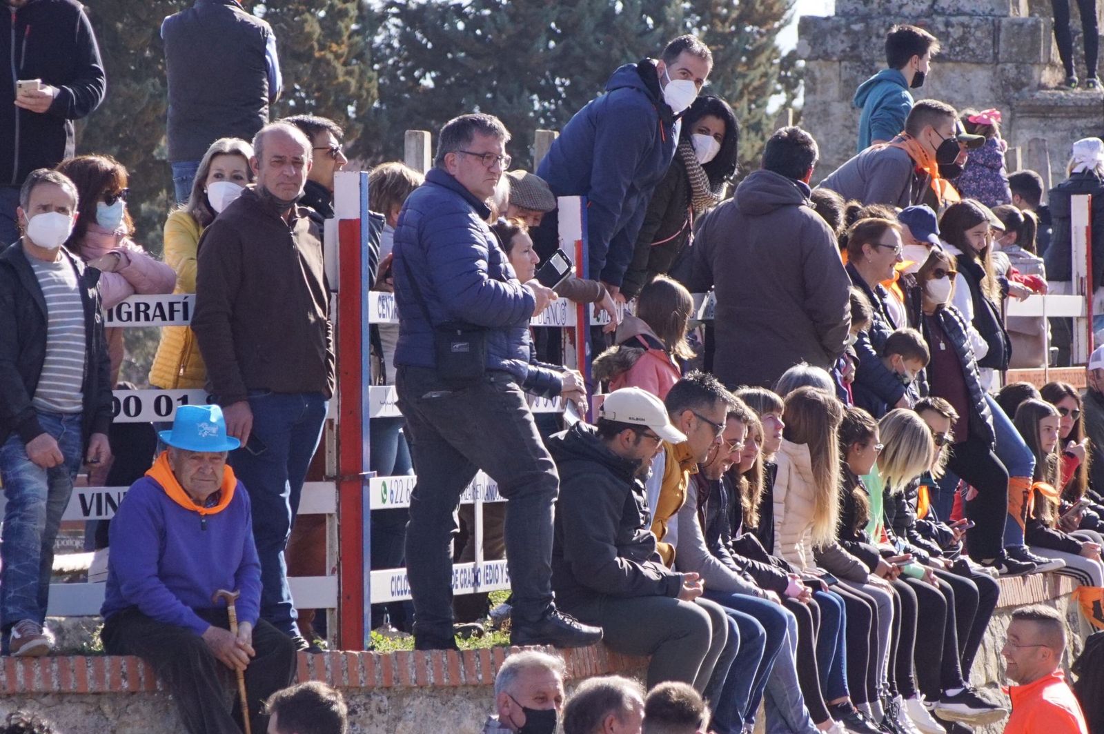 encierro-capea-y-ambiente-en-ciudad-rodrigo-en-este-lunes-de-carnaval-32