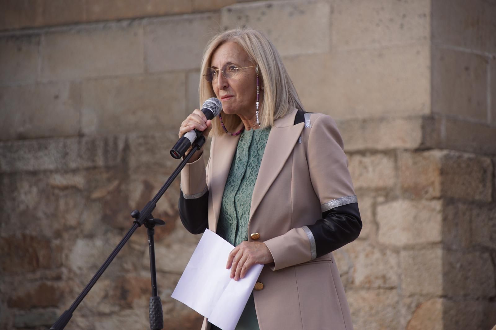 Ofrenda Floral a Santa Teresa en Alba de Tormes (12).jpeg