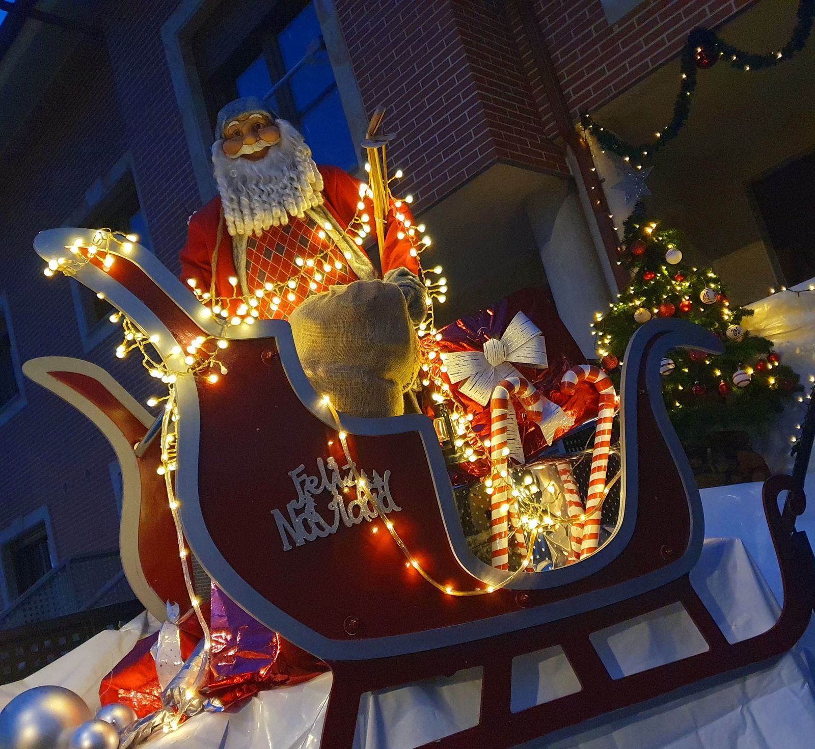 s-f-a-decoracion-navidena-situada-en-una-vivienda-de-villares-de-la-reina-1