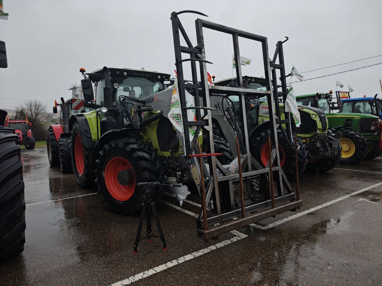 En imágenes la marcha con tractores y vehículos de campo en Salamanca en protesta contra Mercosur