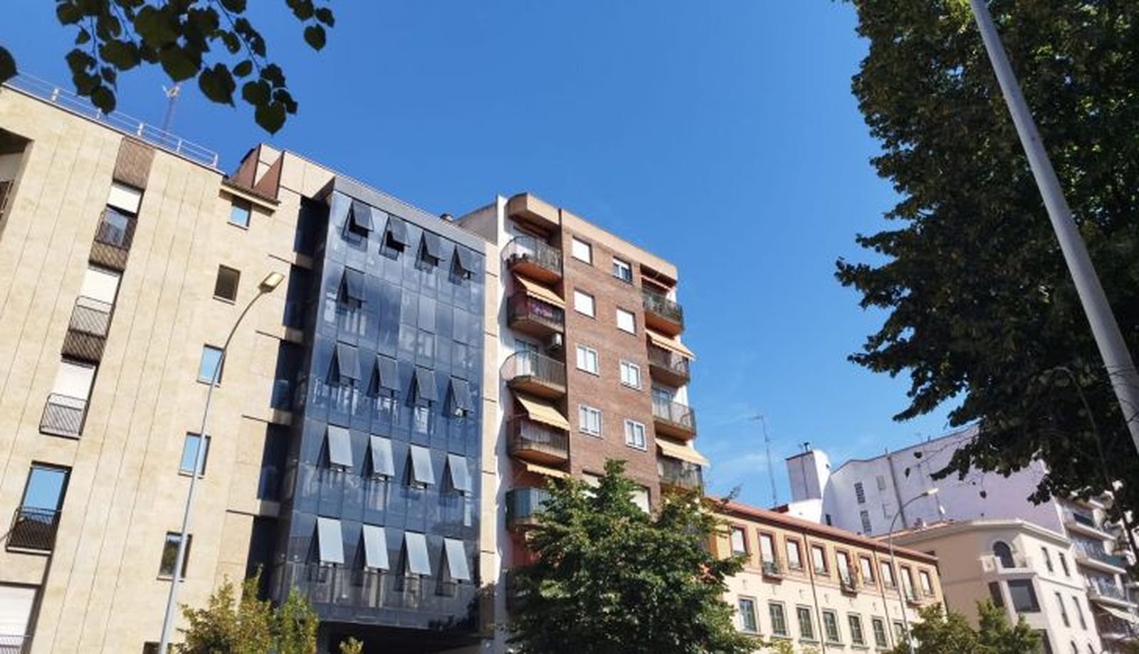 Luces encedidas en el paseo de la Estación el viernes 23 de agosto