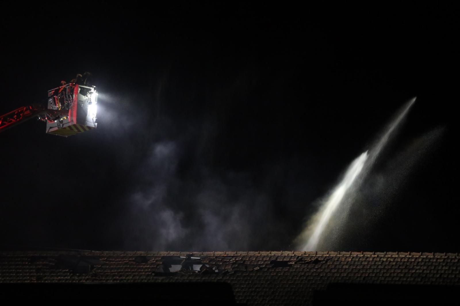 incendio-en-la-estacion-de-trenes-de-tejares-22
