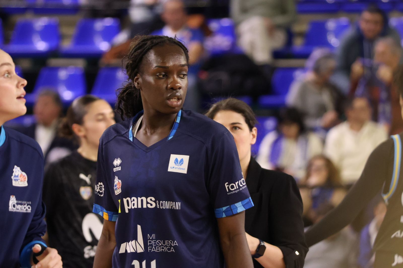 Perfumerías Avenida – Estudiantes