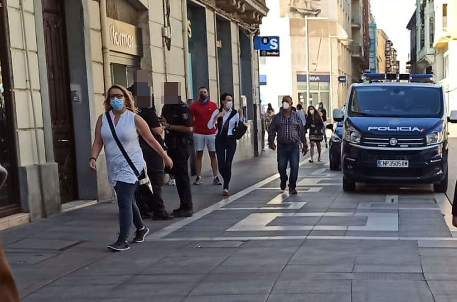 Policia mascarilla santa clara nacional