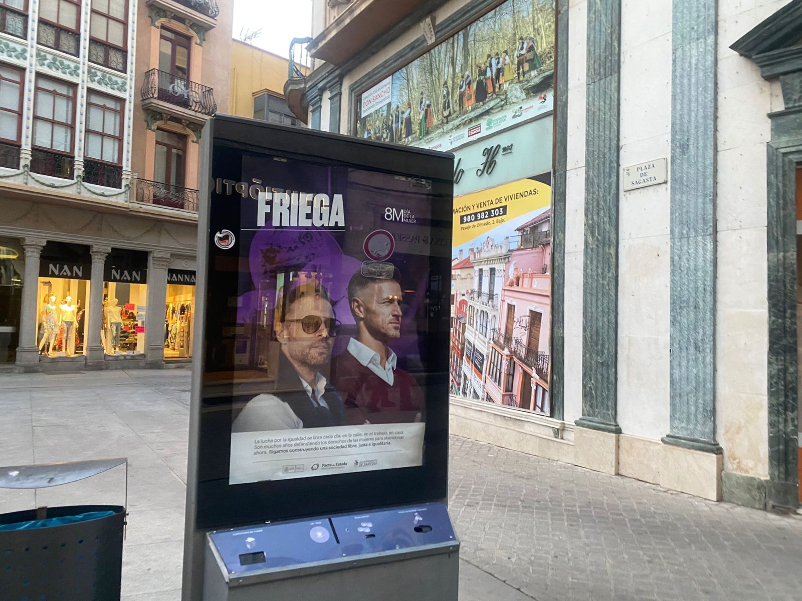 Marquesina ubicada en Sagasta