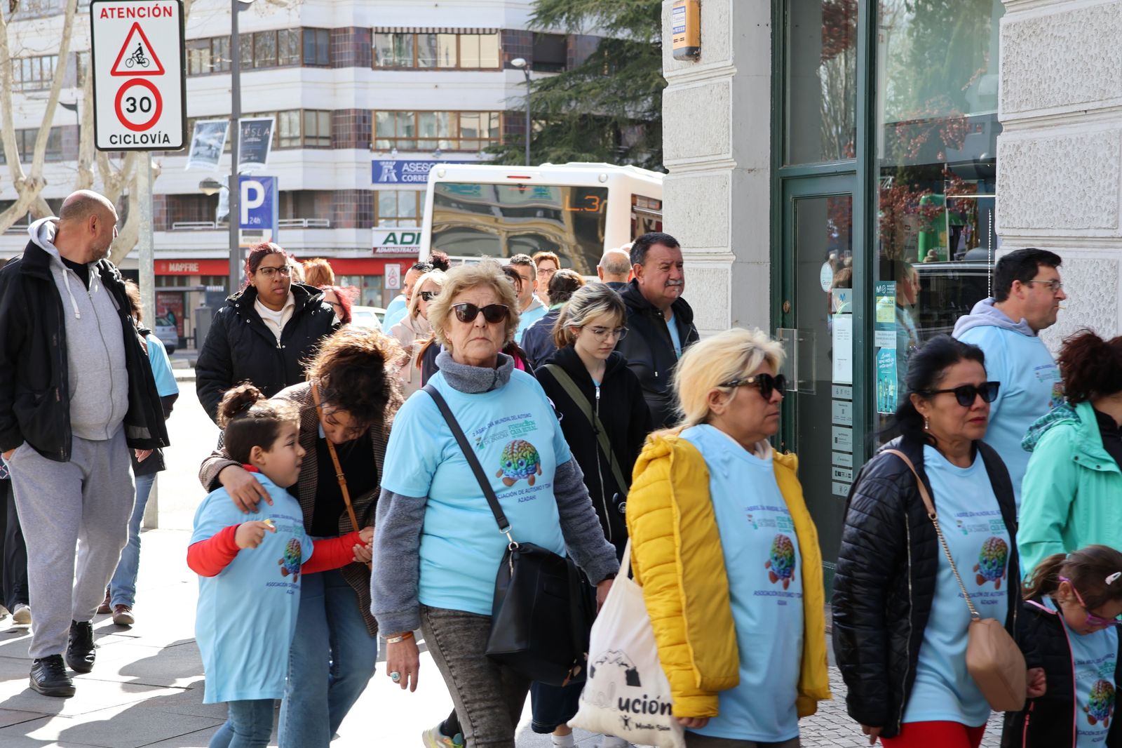paseo-solidario-por-el-dia-mundial-del-autismo-en-zamora-32