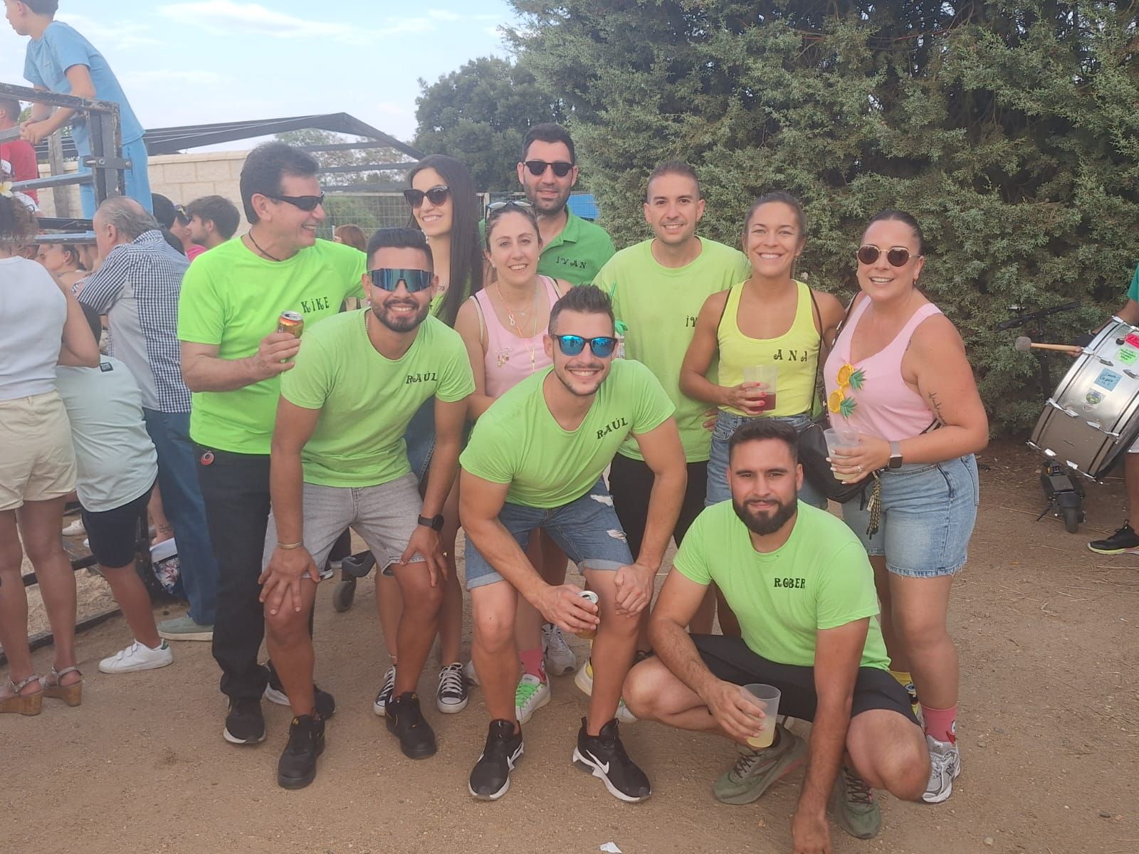 Cientos de personas disfrutan de las vaquillas de Valdelosa