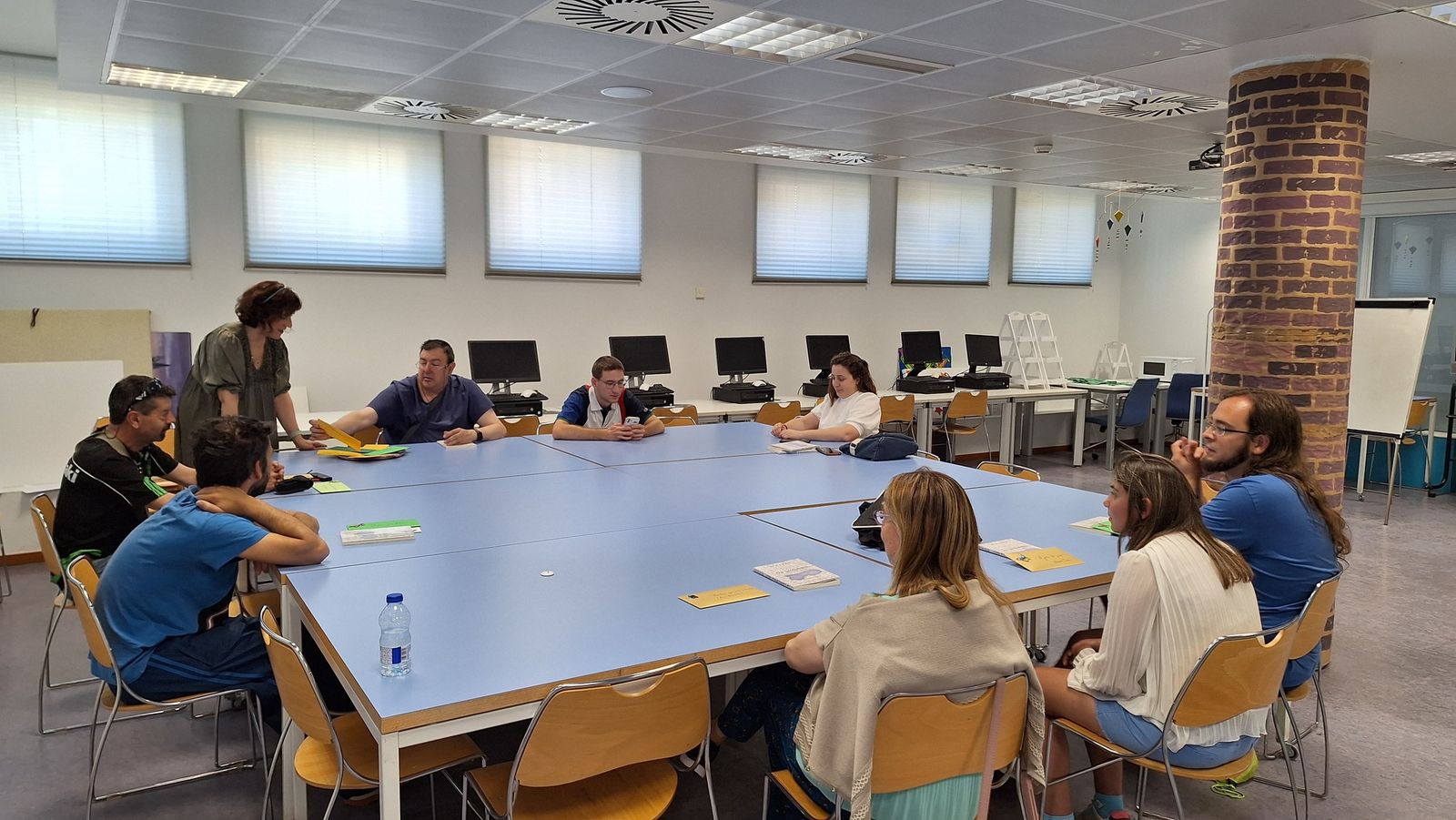 Imagen de un taller en la Biblioteca Pública