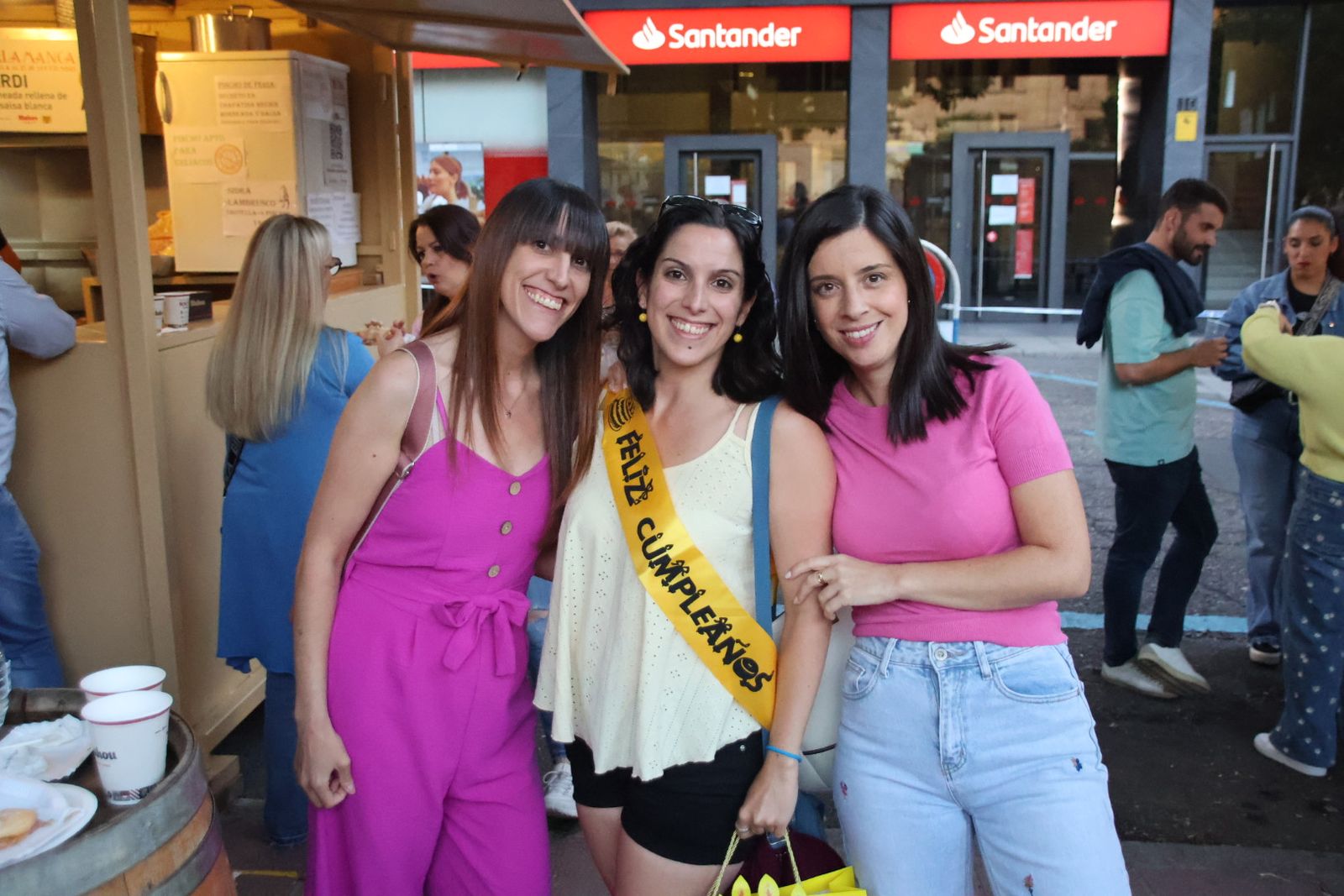 Ambiente de las casetas el  jueves por la tarde noche