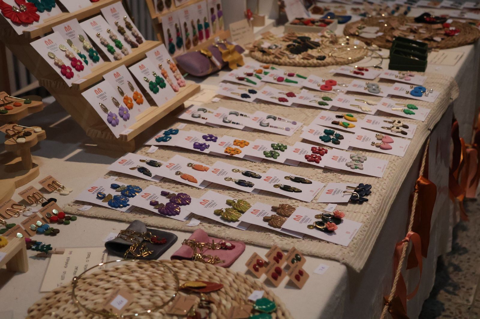 Mercadillo solidario de Navidad de la Cofradía de la Concha (15).JPG