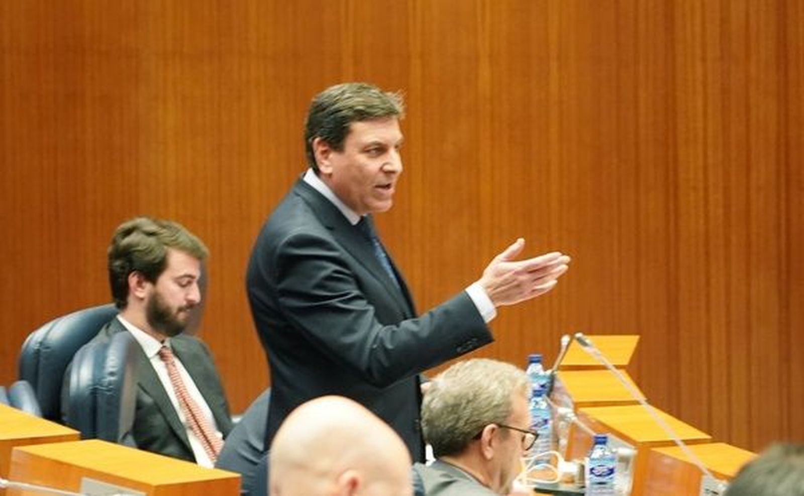 Consejero de Economía Carlos Fernández Carriedo en el Pleno de las Cortes de este martes, 7 de febrero. Foto ICAL