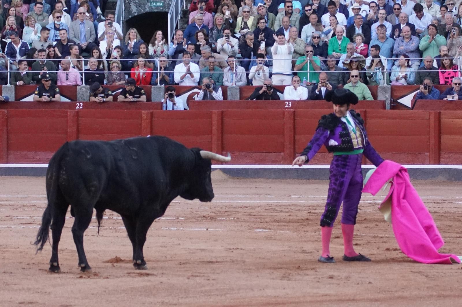 La corrida concurso para despedir la feria con Morante, Talavante y Borja Jiménez: imágenes de los mejores momentos en La Glorieta
