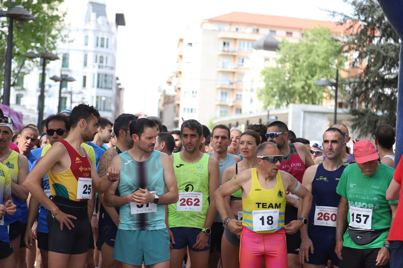 Carrera y marcha por el Día de Castilla y León en Zamora
