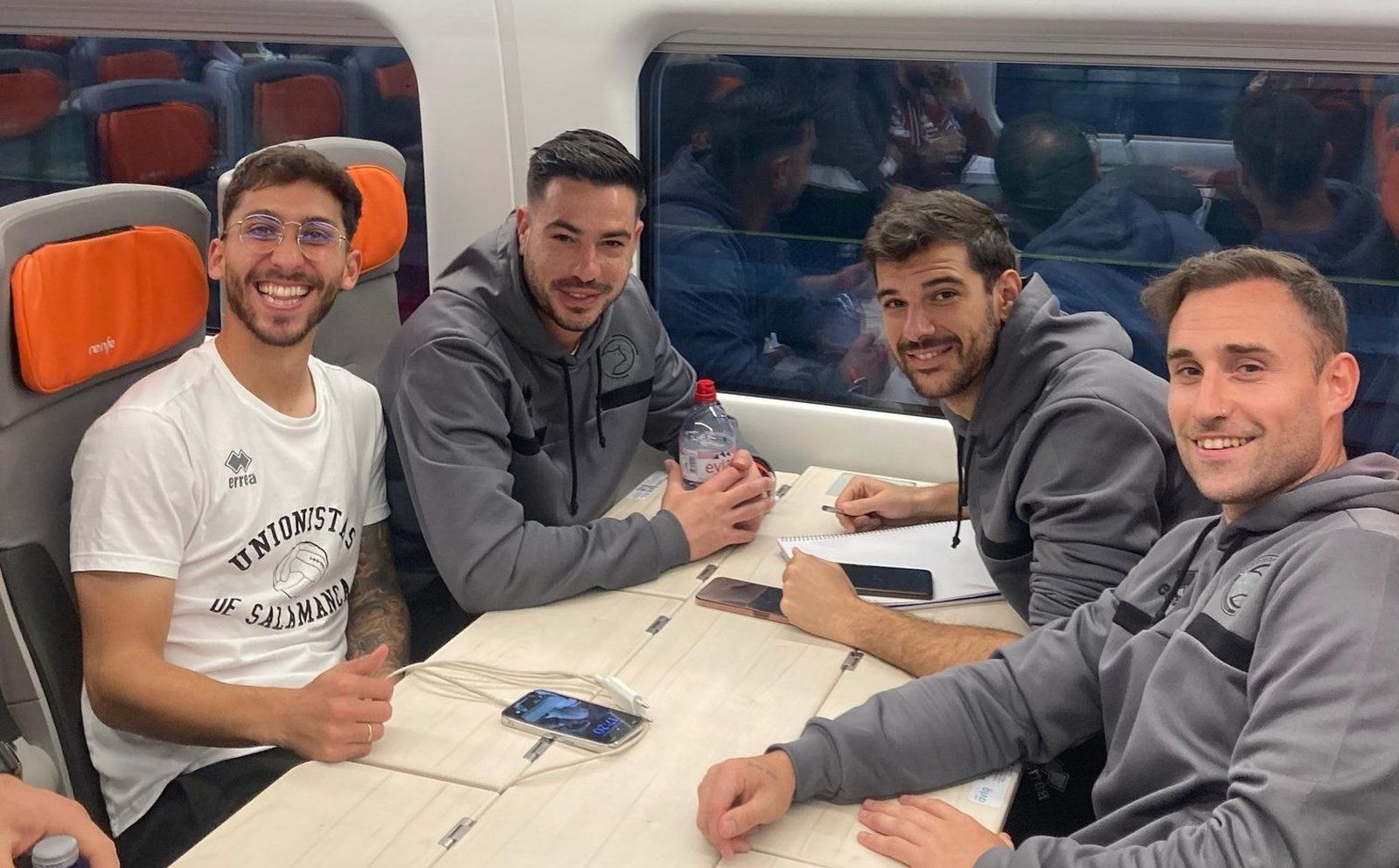 Álvaro Gómez, Gorka Santamaría, Ramiro Mayor y Carlos de la Nava, en un viaje en tren de Unionistas | FOTO UNIONISTAS CF
